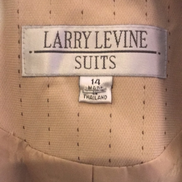 Larry Levine yellow 2 piece pants suit (size 14). - Picture 2 of 6